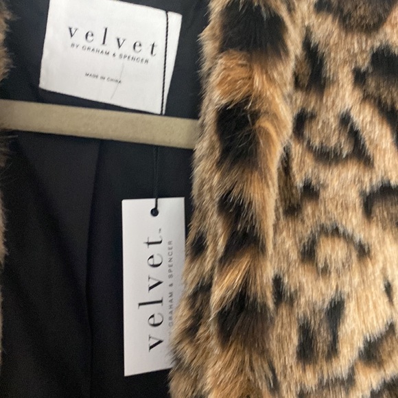 Velvet by Graham and Spenser leopard fur jacket - Picture 2 of 6